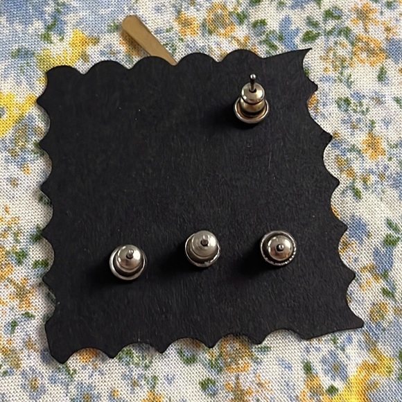Vintage earring set 🖤 - Picture 4 of 6